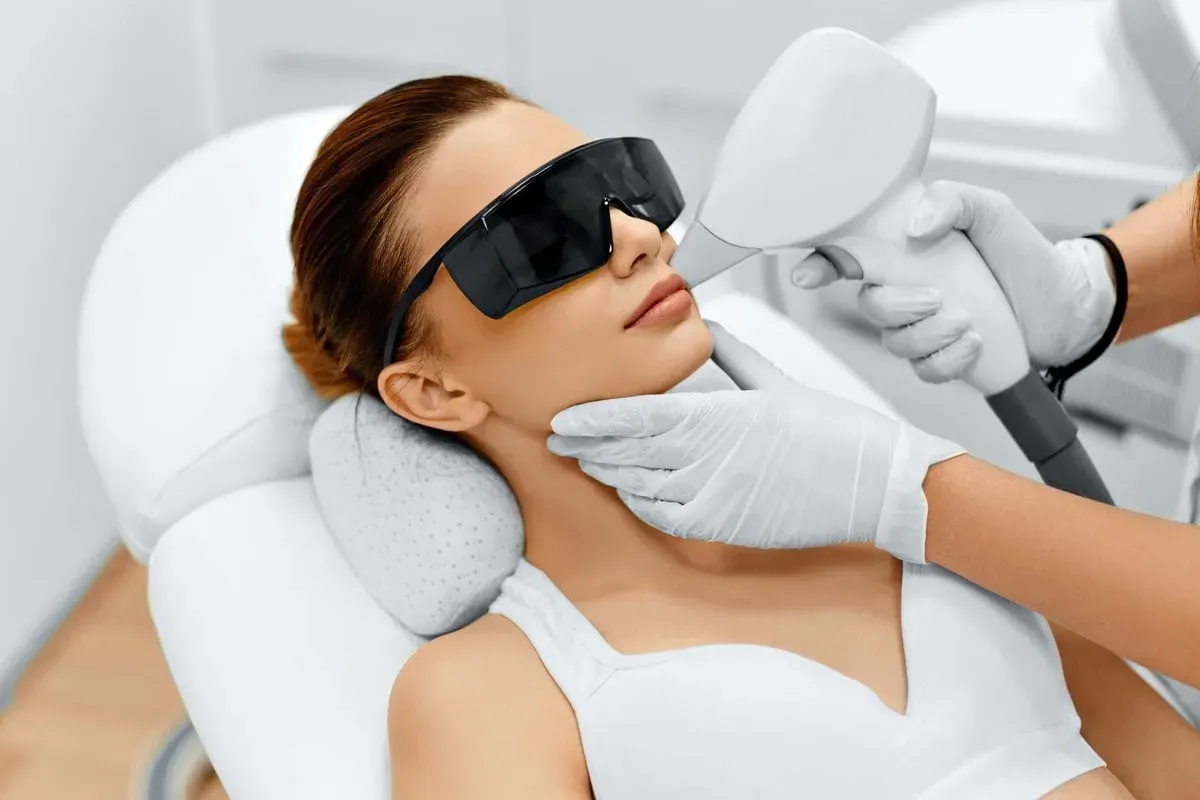 Choosing the Best Hair Laser Removal Option: Clinic vs. AtHome Devices